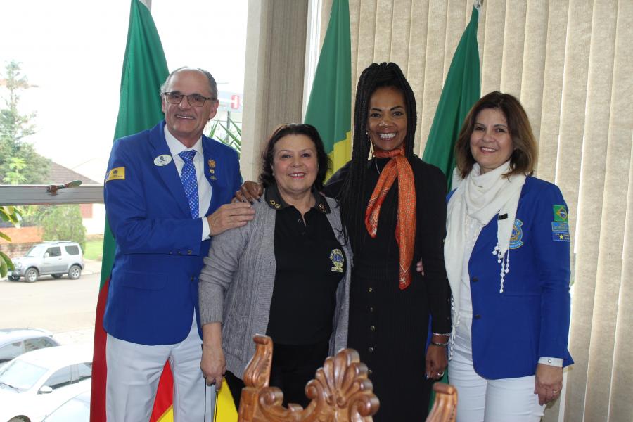 Governador Barão, presidente Leila, prefeita Tânia e Miriam durante visita na prefeitura