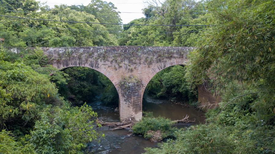 Ponte de Pedra (Foto: Foto Enio)