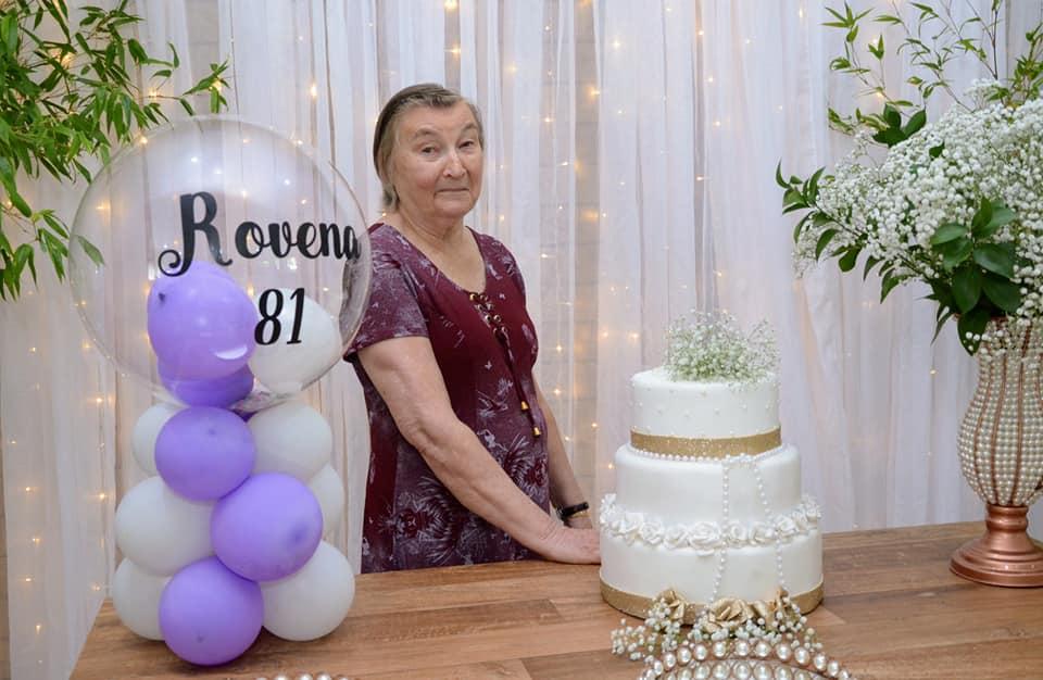 Rovena Kunrath comemorou seus 81 anos com festa sábado (18), na Sede Campestre Santa Cecília. O aniversário foi em 2/12
