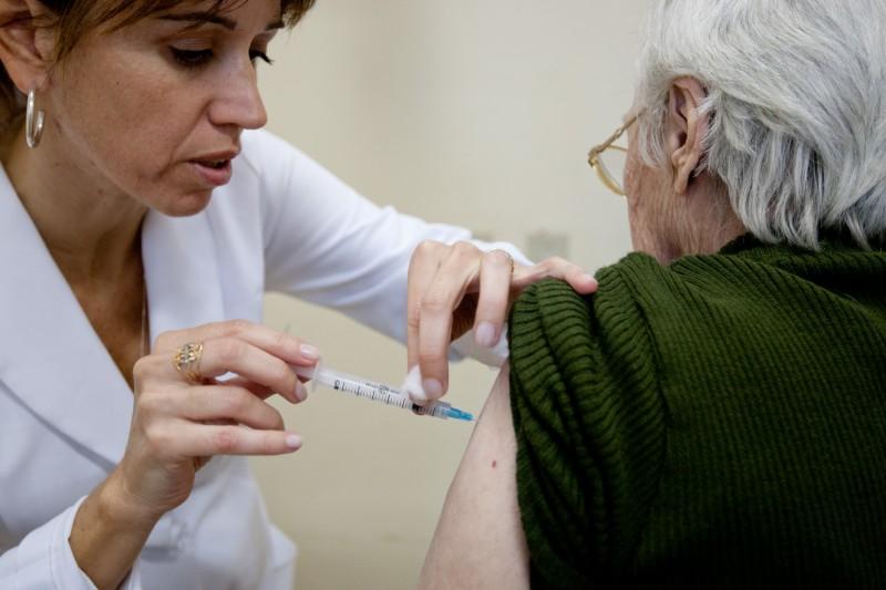 RS mantém liderança na campanha de vacinação da gripe, com 34% dos grupos prioritários vacinados