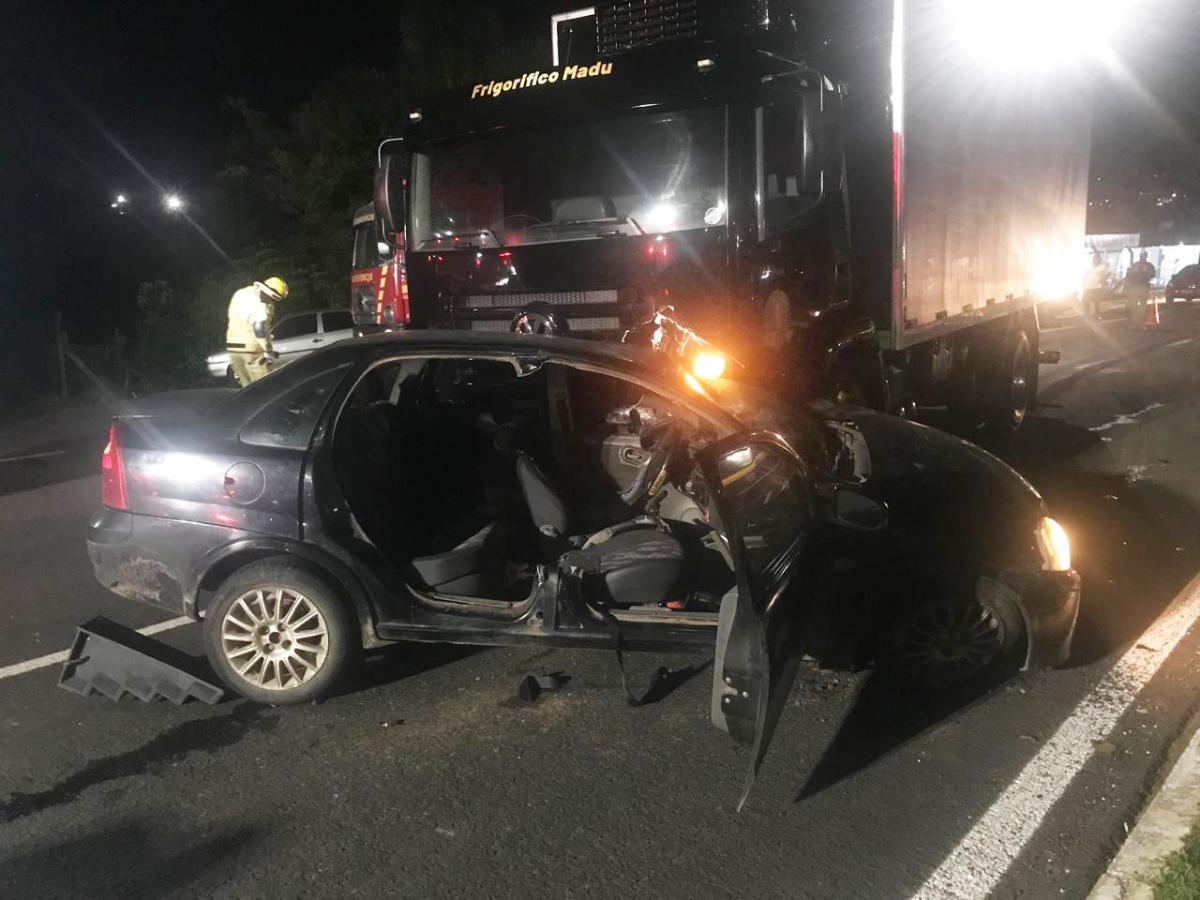 Colisão ocorreu na noite de quinta