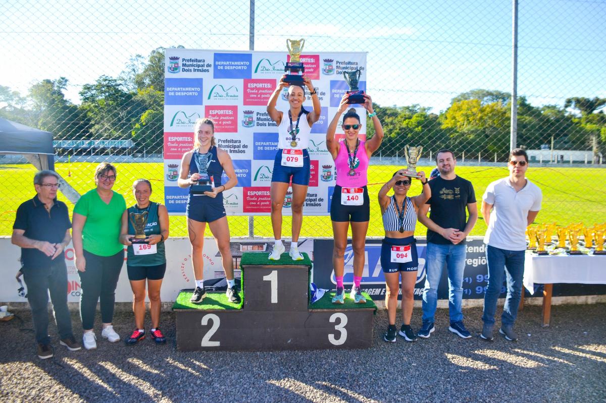 Pódio Geral Feminino: Denise Michelsen bicampeã (Fotos: Divulgação / PMDI)
