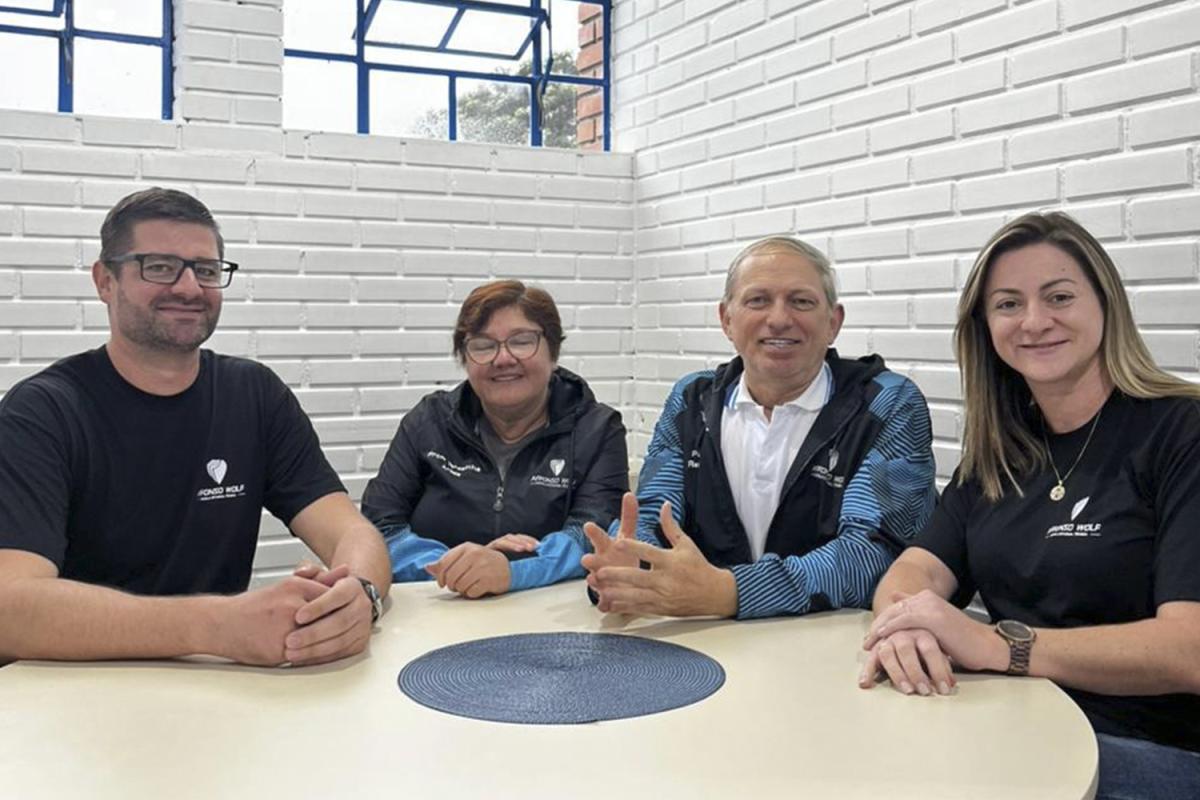 Fábio, Teresinha, Paulo e Shirlei fazem parte da organização