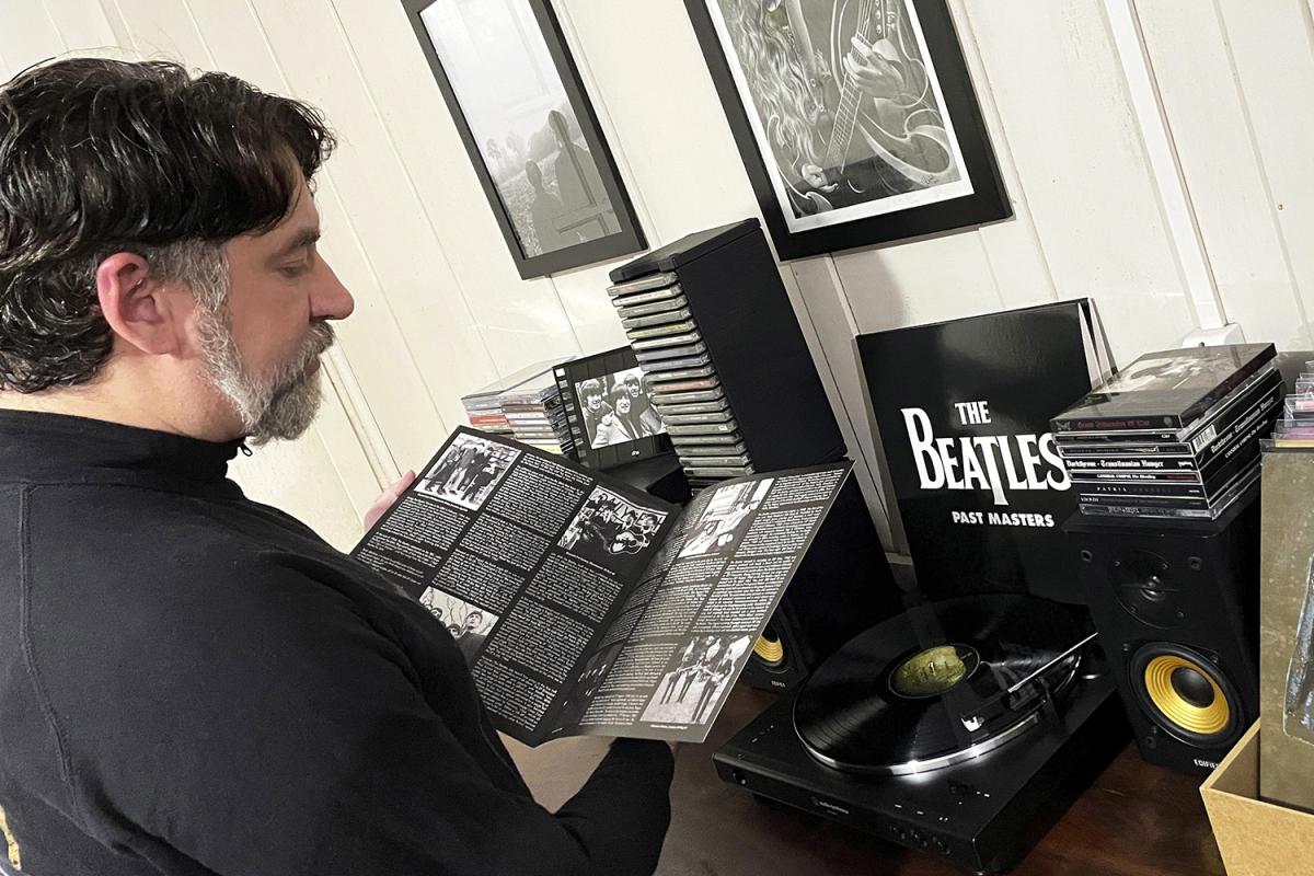 Rafael Barros e seu disco dos Beatles