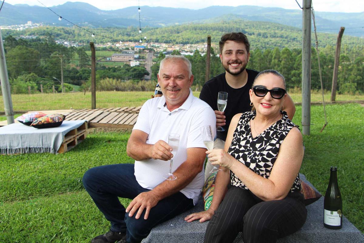 Sérgio e Simone Feiten com o sobrinho Daniel Feiten