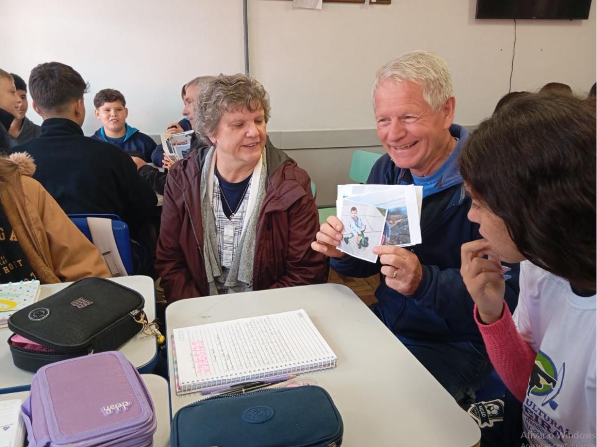 Troca de experiências entre os intercambistas e os alunos