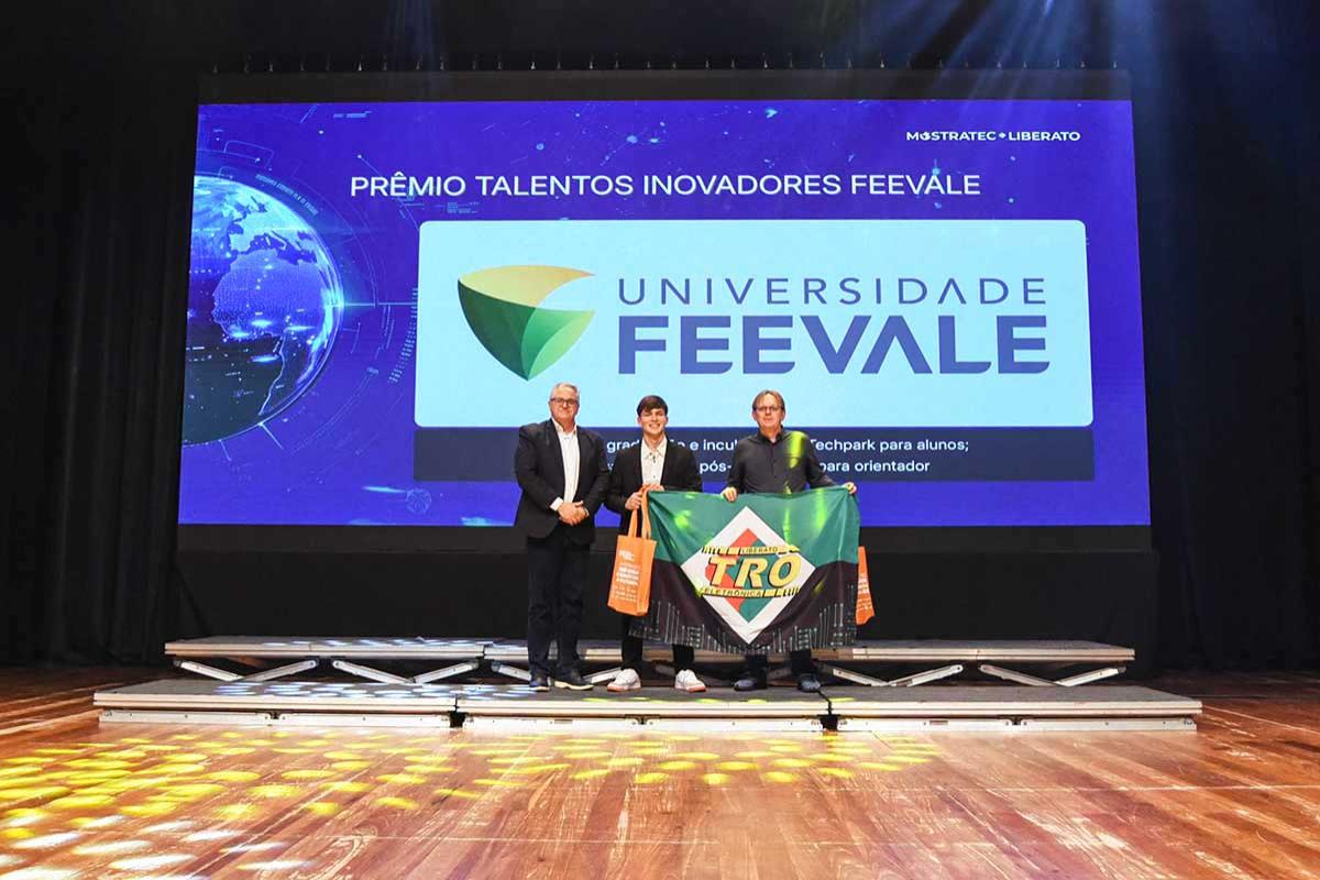 Carlos Trein, Vinícius Albino Klug Fagundes e Marco César Sauer (Fonte: Feevale / Foto: Andrieli Siqueira)