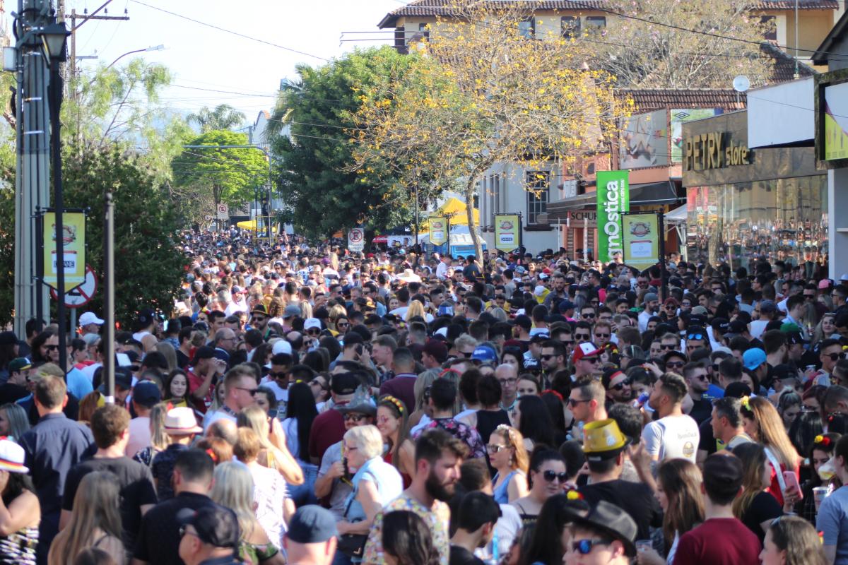 Festa atraiu público estimado em 145 mil pessoas, segundo a prefeitura