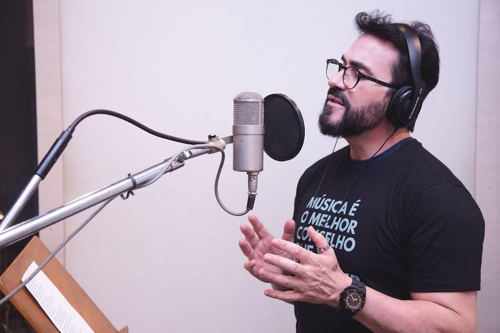 ‘A fama é uma ilusão’, diz padre Fábio de Melo, que lança disco nesta sexta