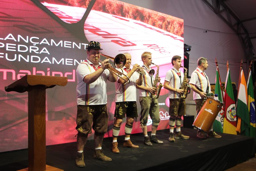 Bandinha típica Baila Baila animou o evento
