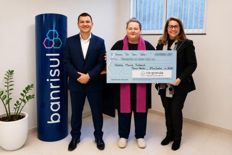 Banrisul entrega prêmio de seguros e previdência em Morro Reuter