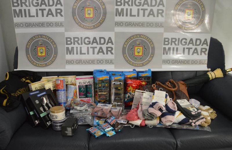 Brigada Militar flagra mãe e filho com mercadorias furtadas