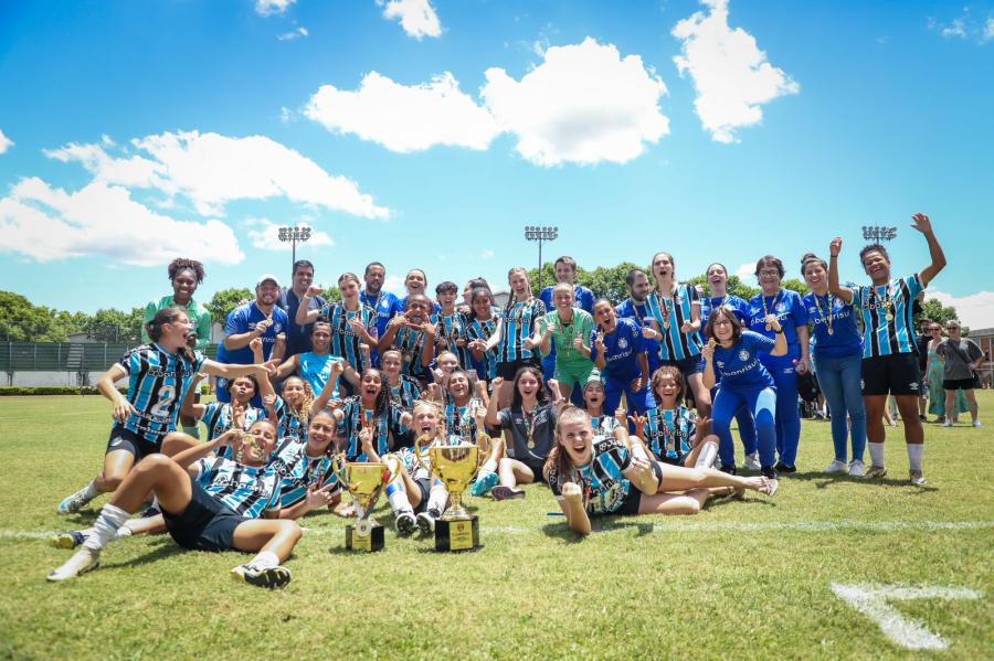 Campeãs do Gauchão Sub-17 (Caroline Motta / Grêmio FBPA)