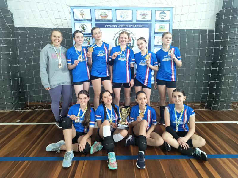 Carlos Rausch conquista vôlei mirim feminino e masculino na Olimpíada Escolar