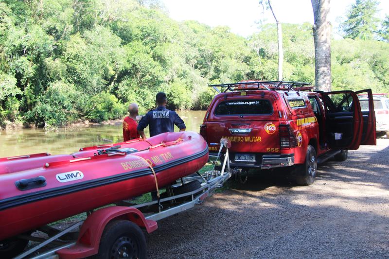 Mergulhadores do Corpo de Bombeiros atuaram na ocorrência