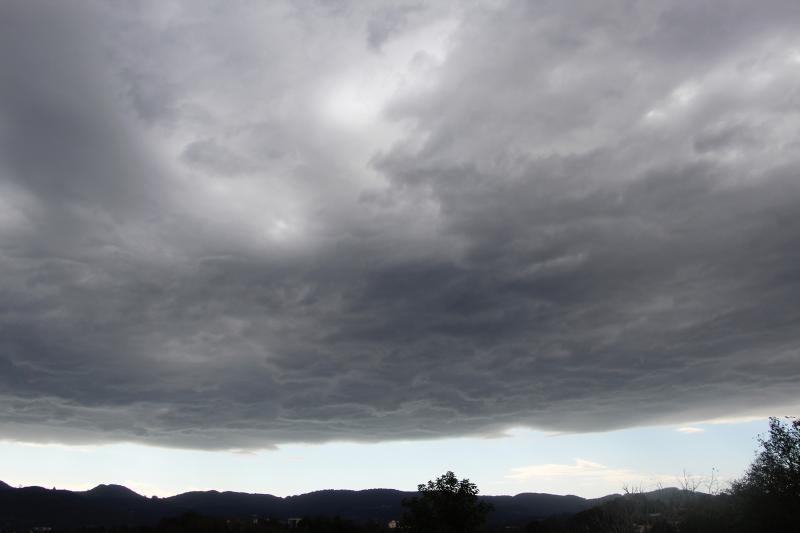 Chuva, frente fria e umidade: veja como será o tempo no RS nesta semana