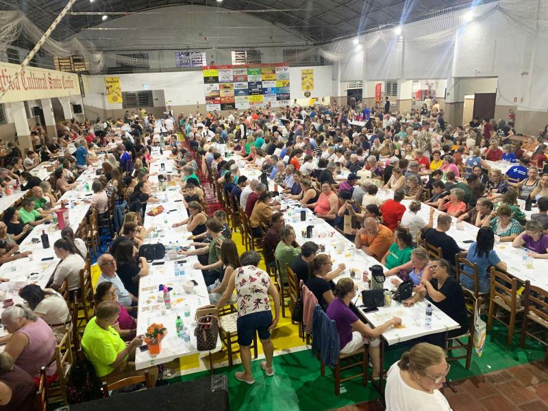 Bingo lotou o Ginásio Santa Cecília