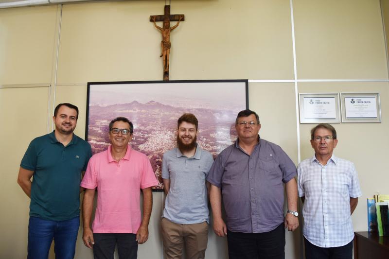Jerri, Leandro, pastor Eduardo, pastor Oscar e Juarez (Foto: Divulgação / PMDI)
