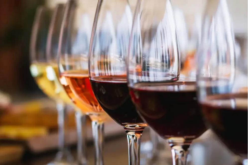 Consumo de vinho no Brasil salta para 2,7 litros por pessoa por ano