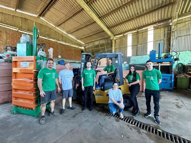 Cooperativa de Catadores de Morro Reuter recebe novos equipamentos 