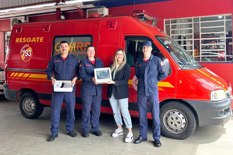 Corpo de Bombeiros recebe monitor para parâmetros vitais da prefeitura 