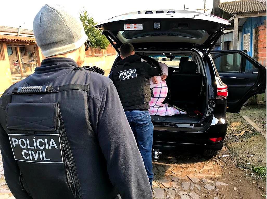 Delegacia de Dois Irmãos prende mulher por tráfico de drogas em São Leopoldo