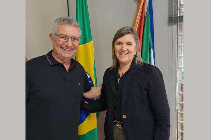 Busato com a prefeita Carla