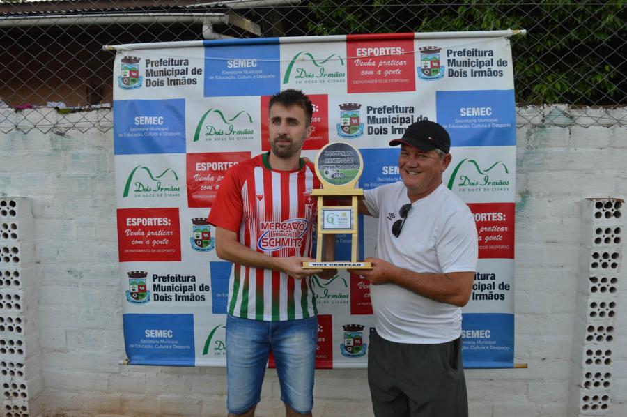 Diego recebeu o troféu de vice-campeão pelo SER Campinas