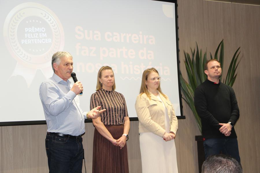 Diretor da Nutrifrango, Pedro Luis Utzig destacou o orgulho em homenagear os colaboradores