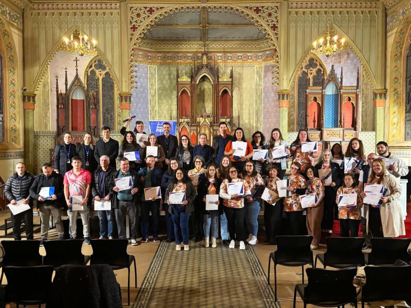 Dois Irmãos forma 54 alunos e fortalece a qualificação profissional no município