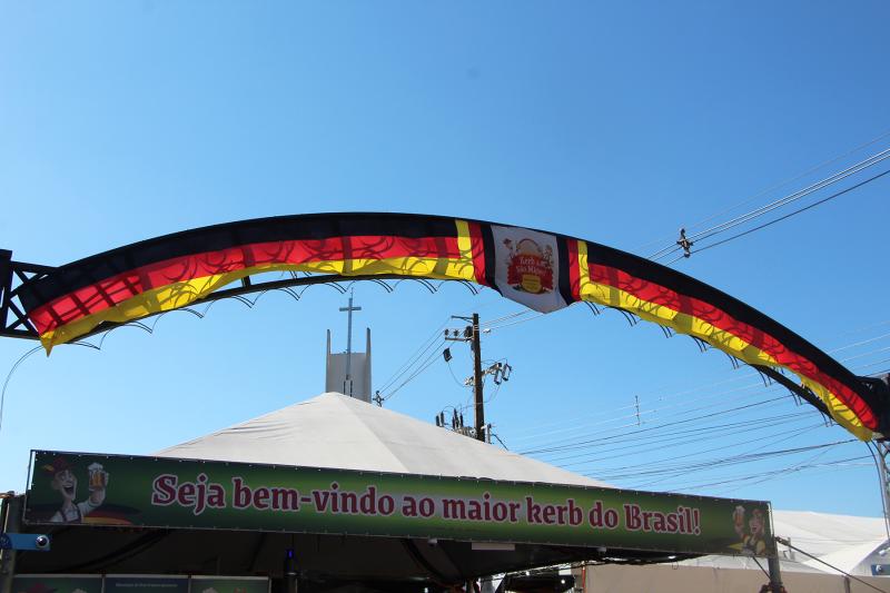 Festa começa com sol e tempo firme