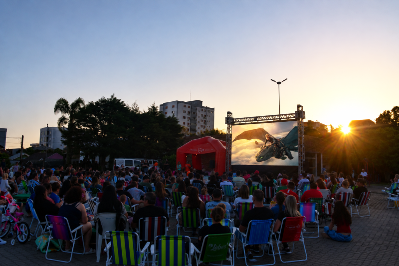 Dois Irmãos terá tarde de diversão e cinema ao ar livre neste domingo