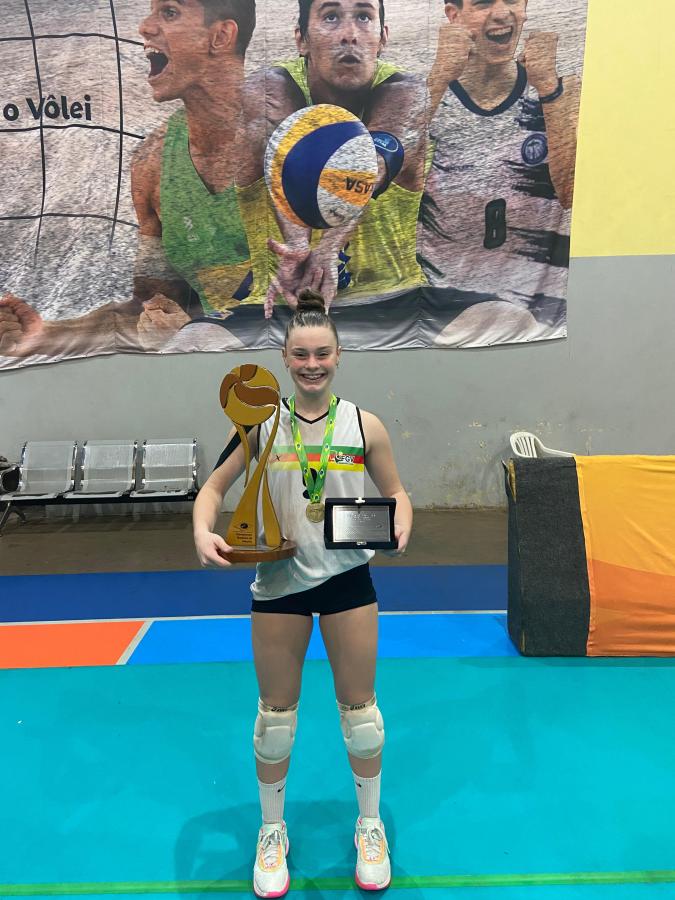 Dois-irmonense celebra mais um título no voleibol
