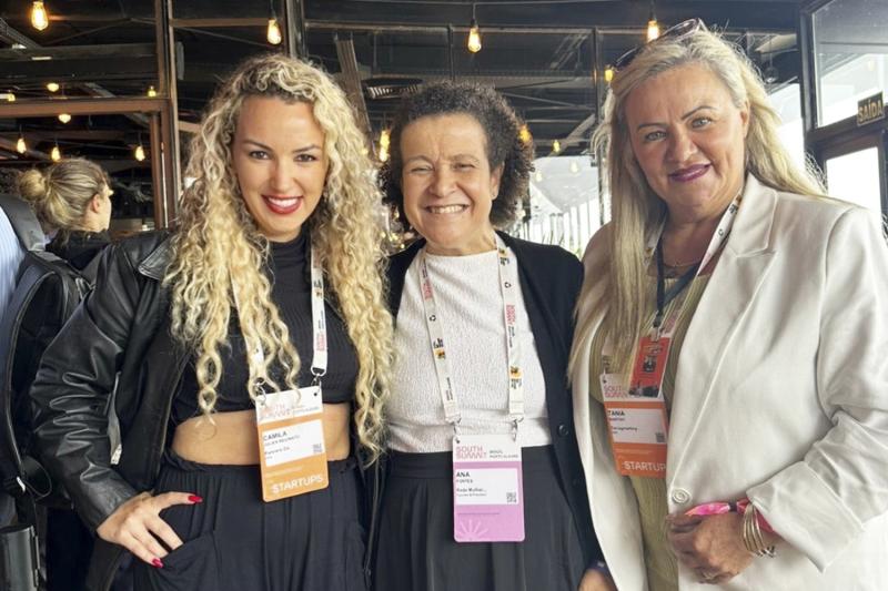 Camila, Ana Fontes, fundadora da Rede Mulher Empreendedora, e Tania Martiny