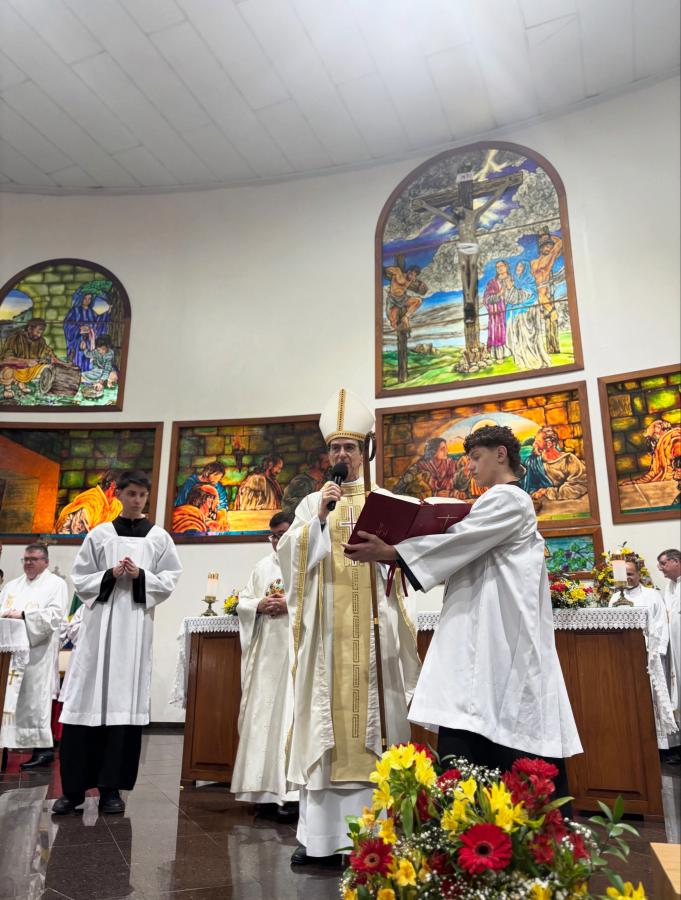 Dom João Francisco Salm presidiu a Missa Solene (Foto: Divulgação / Paróquia)