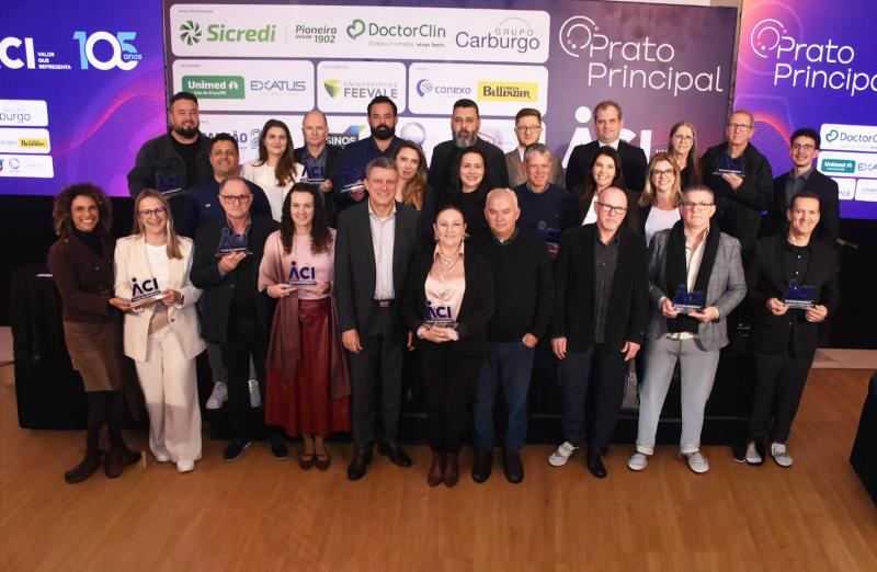 Empresas aniversariantes recebem homenagem no Prato Principal da ACI