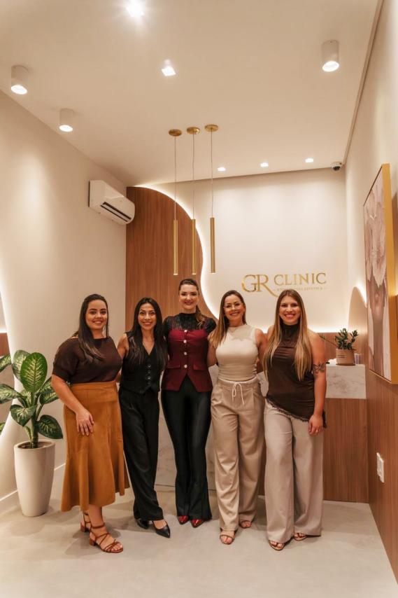 Equipe da GR Clinic na inauguração do novo endereço, no dia 20 de abril