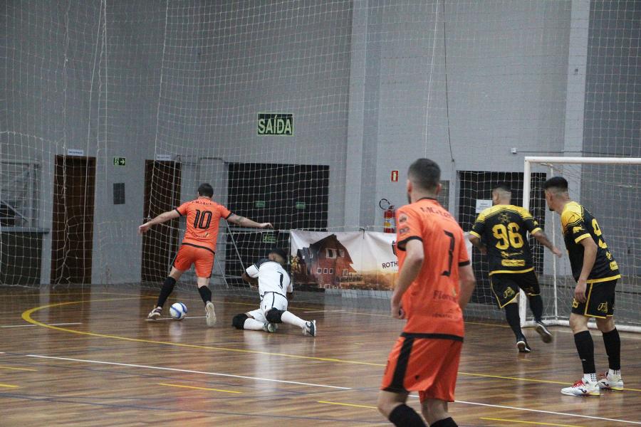 Equipe de Gramado goleou por 8 a 2 na semifinal