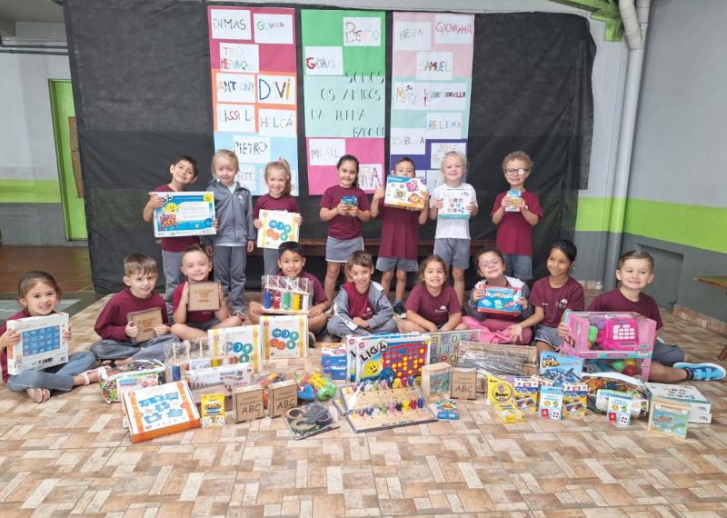 Escolas municipais de Dois Irmãos recebem jogos e materiais pedagógicos