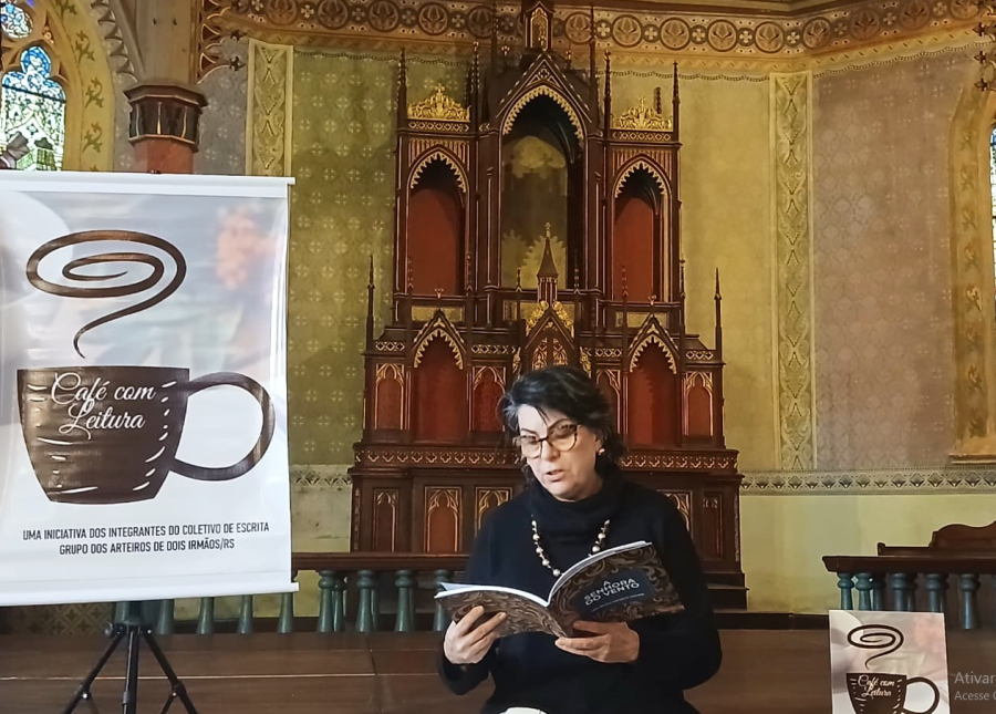 Escritora Iara Regina participou com o livro “A Senhora do Vento”