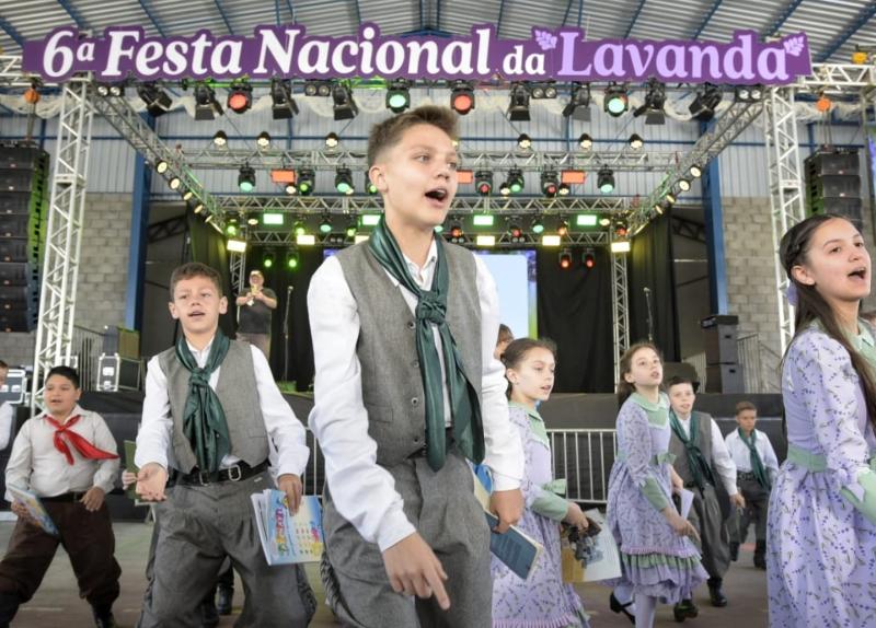 Festa Nacional da Lavanda leva grande público a Morro Reuter