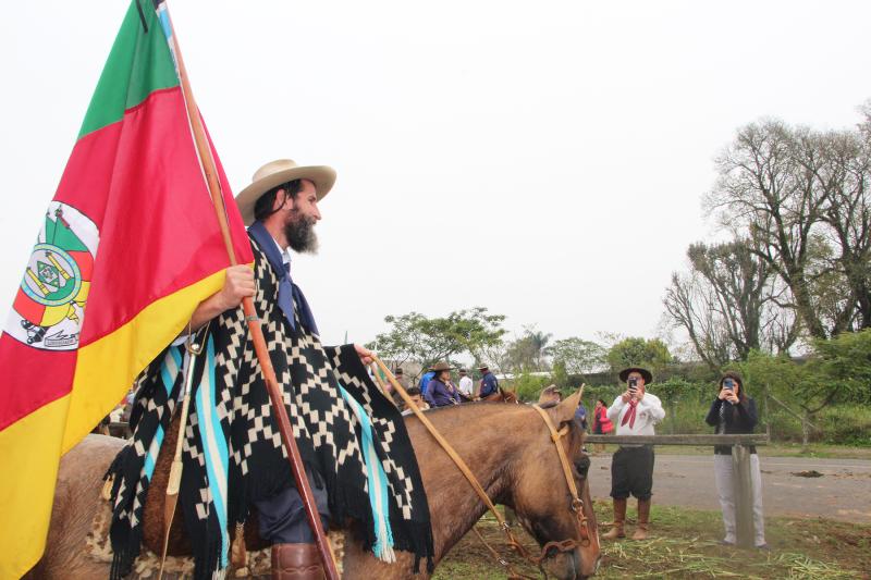 Gaúcho da Geral marcou presença na expansão da centelha da Chama Crioula em Dois Irmãos, no dia 8 de setembro