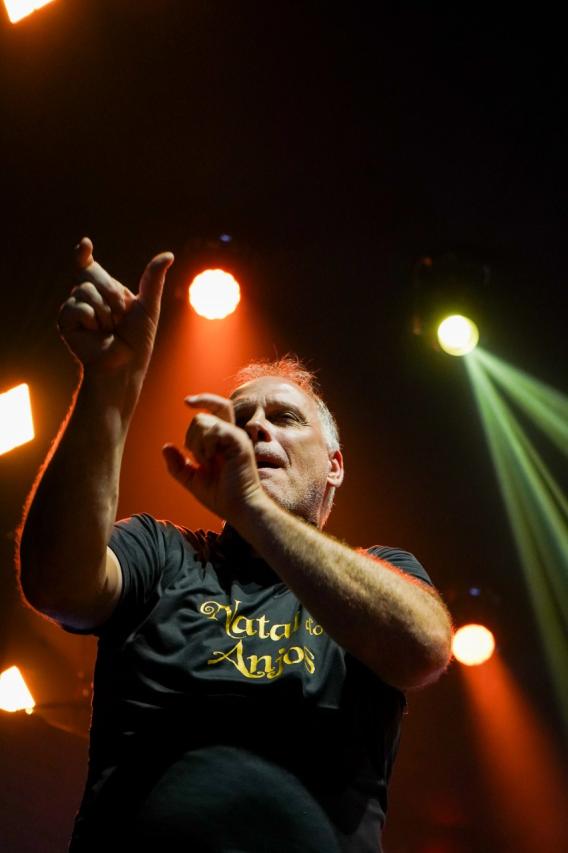 Gilberto Lange é professor e intérprete de Libras e atua em eventos como o Natal dos Anjos