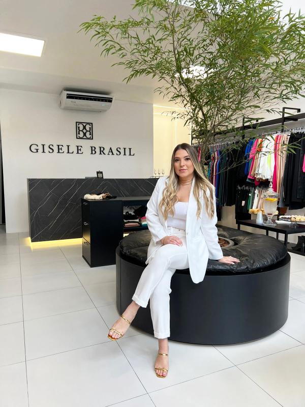 Gisele Brasil reinaugurou sua loja em novo endereço, na Av. Irineu Becker, no Centro de Dois Irmãos