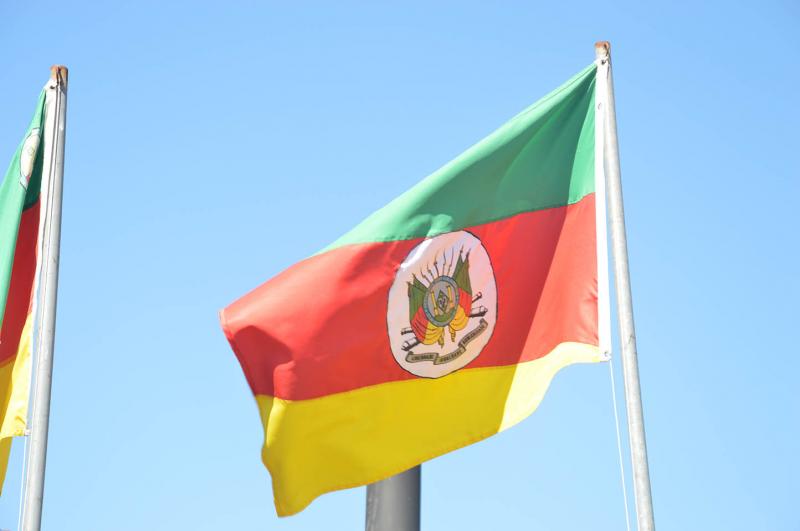 Bandeira do Rio Grande do Sul já tremula em vários pontos da cidade
