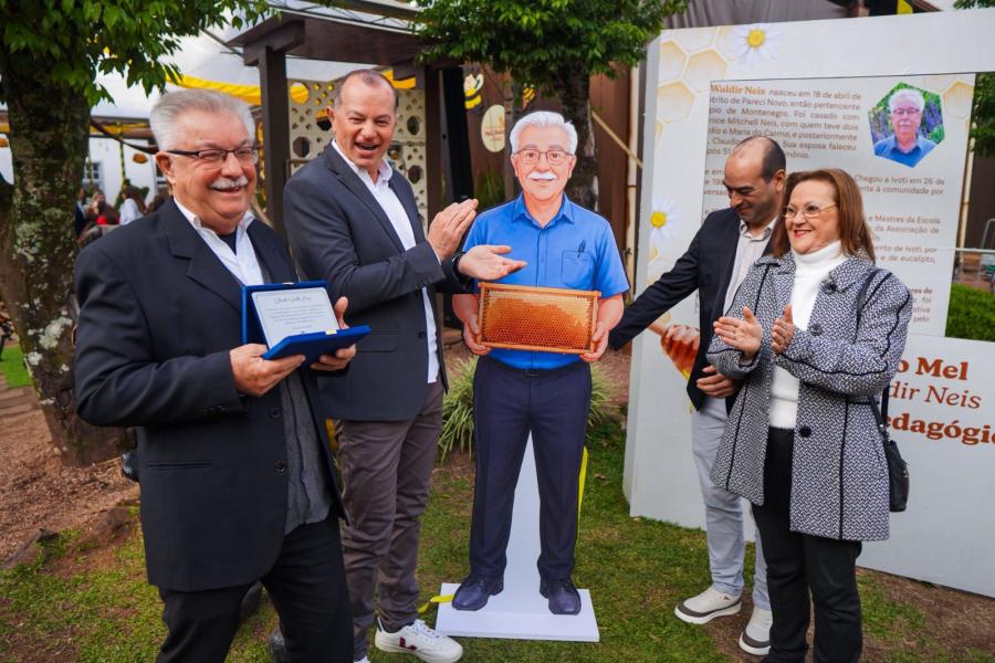 Homenagem a Claudio Waldir Neis