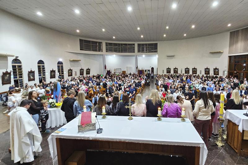 Imaculada Conceição celebra Dia das Mães com noite de fé e confraternização 