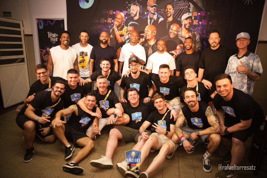 Integrantes do São Bei com a Turma do Pagode