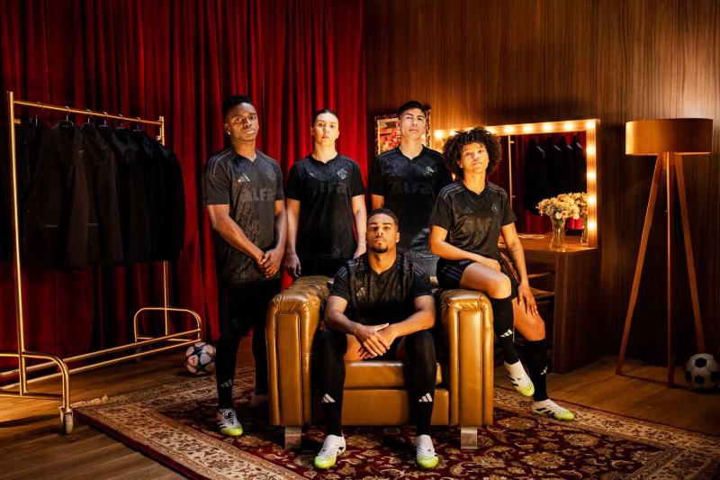 Inter e Adidas lançam terceiro uniforme all black em homenagem ao título brasileiro de 1975