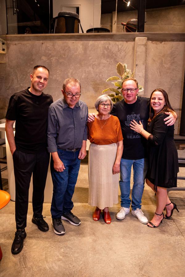 Ismael ao lado dos pais Décio e Norma e dos irmãos Jandir e Fabiana